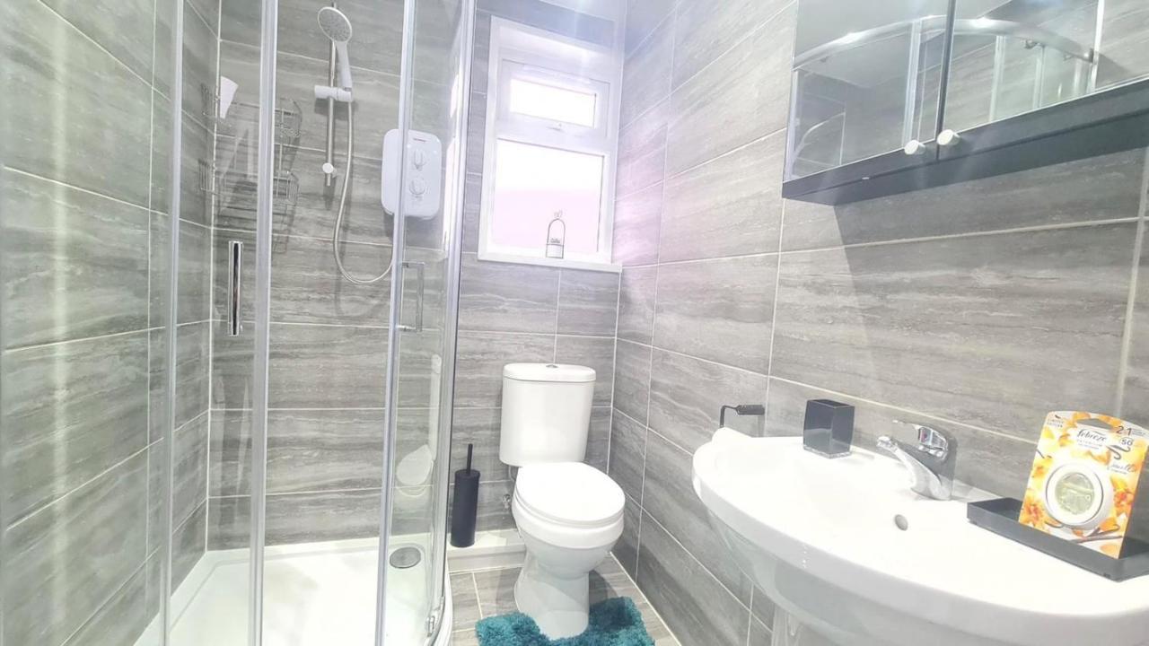 Deluxe Private Room In Manor Park London Ngoại thất bức ảnh