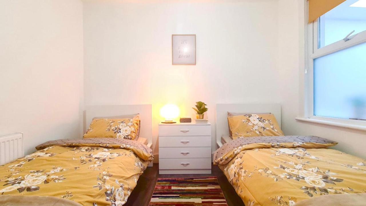Deluxe Private Room In Manor Park London Ngoại thất bức ảnh