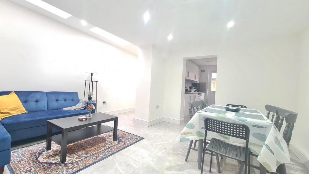 Deluxe Private Room In Manor Park London Ngoại thất bức ảnh